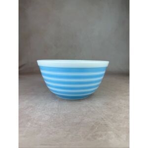 Vintage Pyrex Blue Stripe 402 1.5 qt